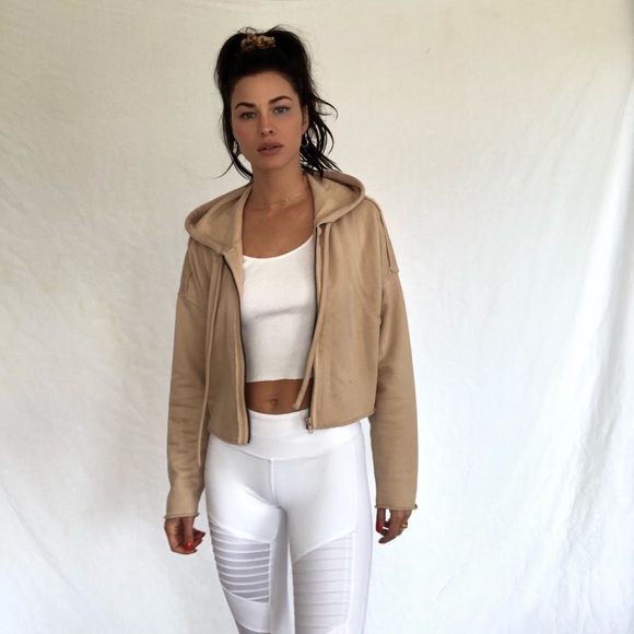 ALO Yoga Sweaters - Alo yoga, long sleeve, cropped hoodie